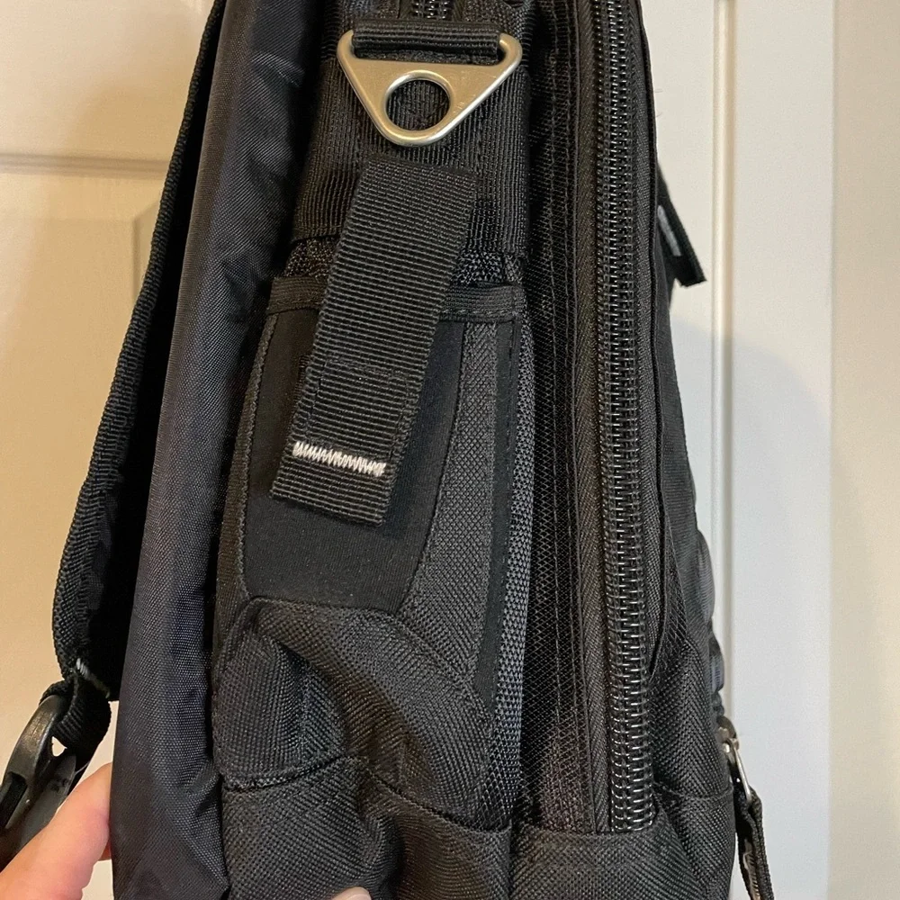 OGIO City Corp black messenger laptop travel bag
